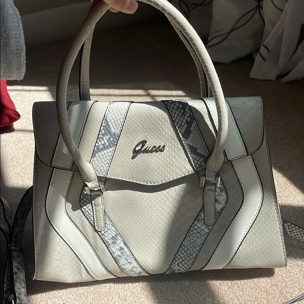 Guess Handbag / Purse